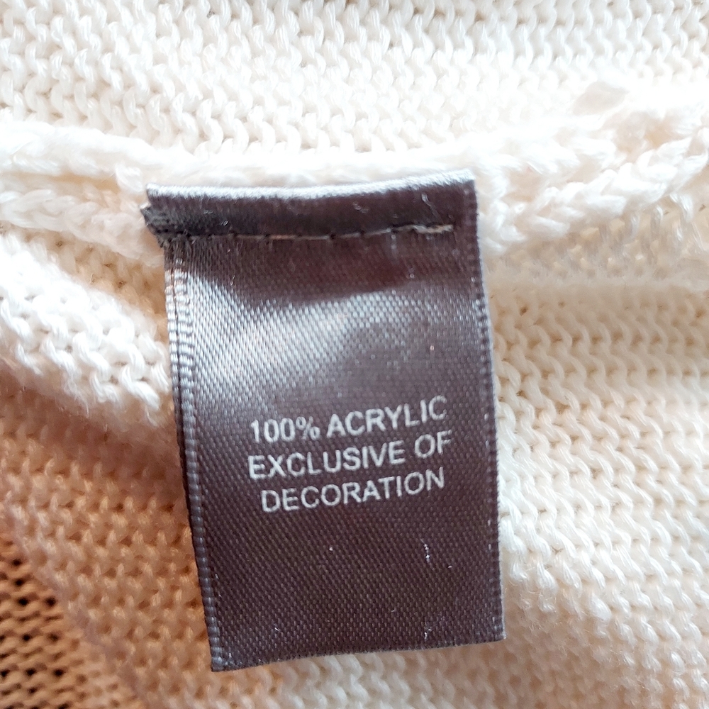 Marled Cream Sweater with "LOVE" lettering in American Flag Colors Size … - Picture 10 of 12
